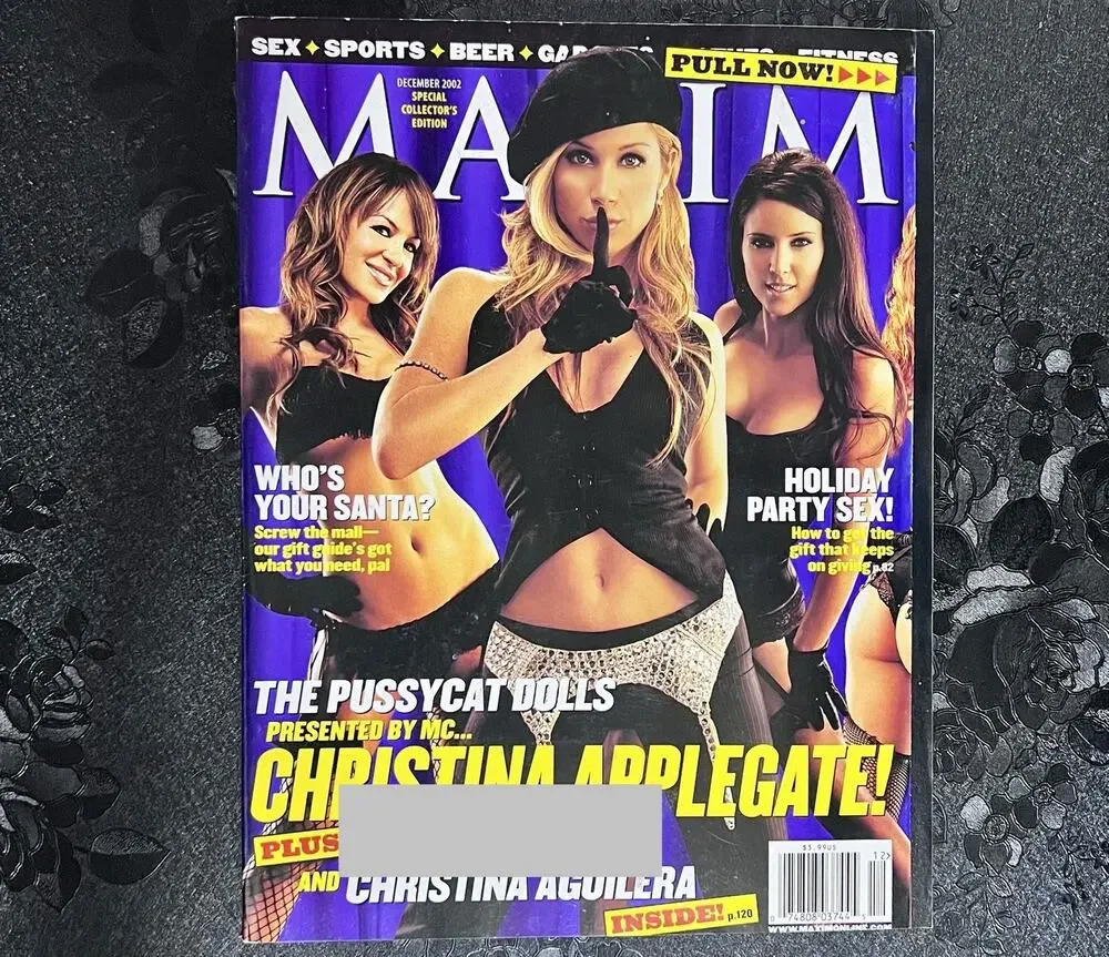 Maxim Magazine # 60 Dec 2002 The PussyCat Dolls Christina Applegate